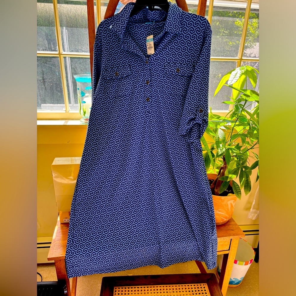 Navy blue honeycomb style dress. New never warn. J McLaughlin. 3/4 sleeves